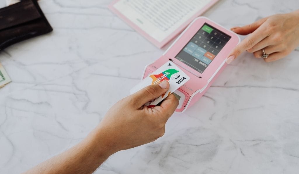 Câmara Aprova Projeto que Amplia Uso do Débito Automático e Facilita Portabilidade de Salário