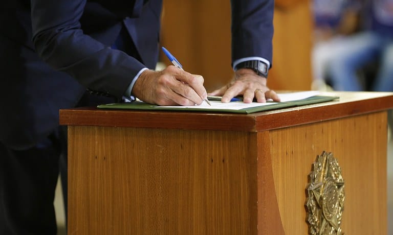 Déficit Fiscal é Revisado para Baixo e Governo Libera R$ 1,7 Bilhão do Orçamento