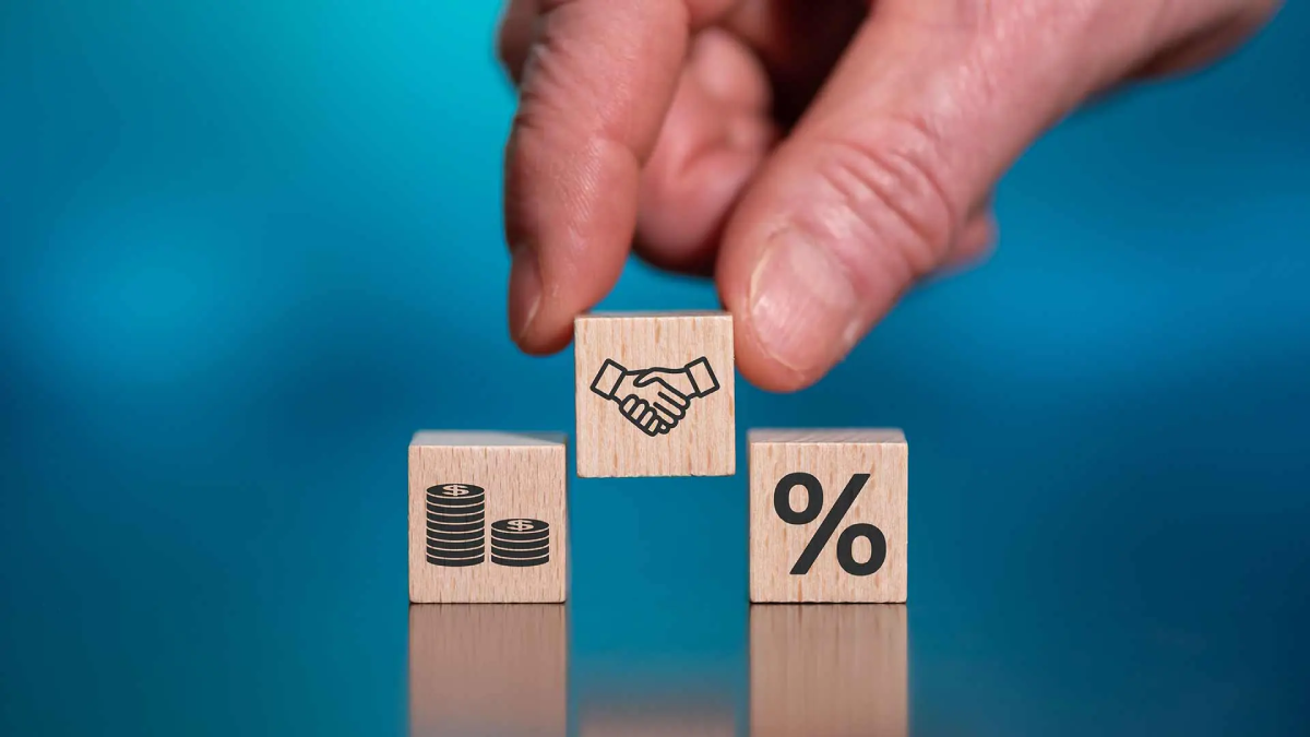 Quanto é preciso investir para alcançar uma renda mensal de R$ 10 mil com a Selic a 12,25%?