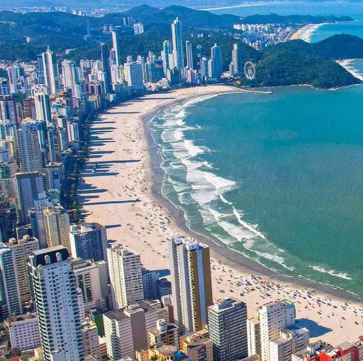Balneário Camboriú lidera como cidade com o metro quadrado mais valorizado do Brasil